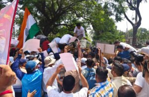 मांगों को लेकर पीआरडी जवानों ने किया मंत्री आवास कूच